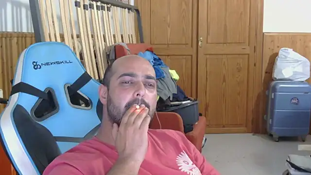 chicomallorca96 online show from April 16, 3:45 pm