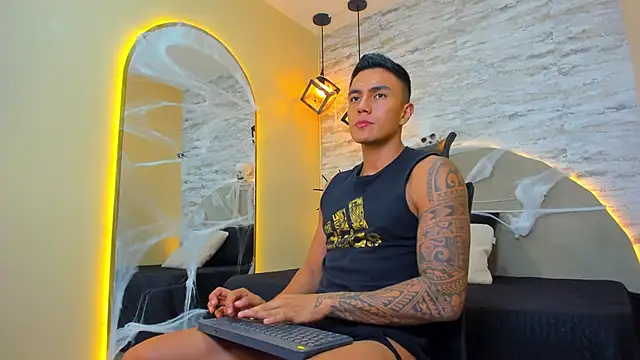 Aron Bolt online show from October 22, 9:51 pm