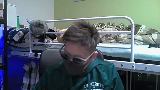 Snapshot of Owl1216 chatting on January 31, 11:35 am Owl1216 online show from January 31, 11:35 am