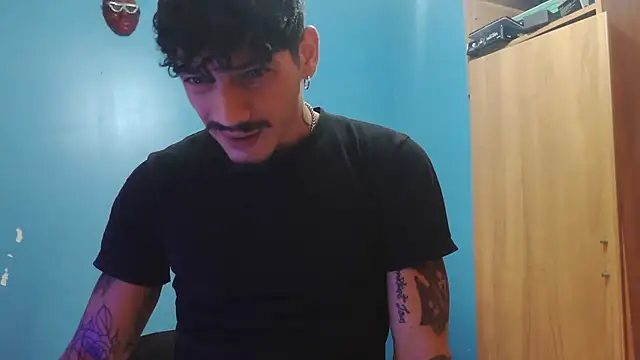 Badboyi1997 online show from February 13, 11:48 am