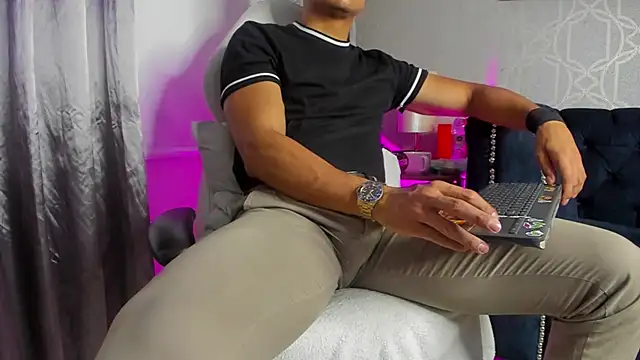 Lucii fer  online show from February 28, 11:53 am