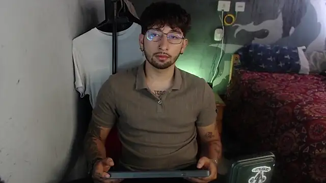 Dereck Dickson online show from November 8, 3:04 pm