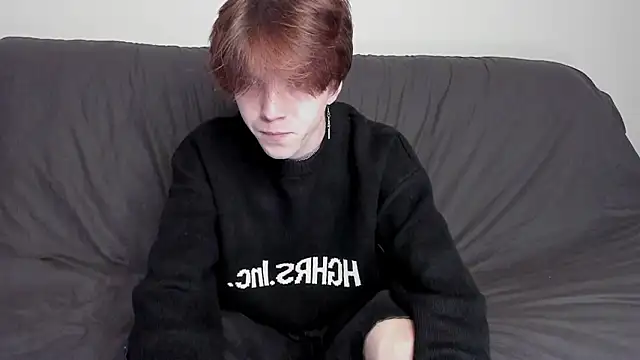 Snapshot of braxiboy chatting on December 4, 10:35 am braxiboy online show from December 4, 10:35 am
