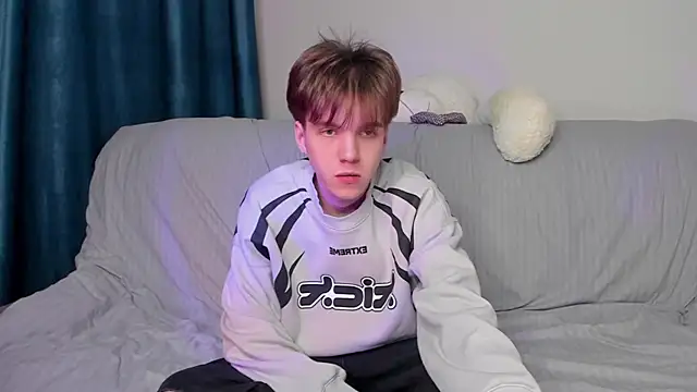 Snapshot of braxiboy chatting on December 24, 2:23 pm braxiboy online show from December 24, 2:23 pm