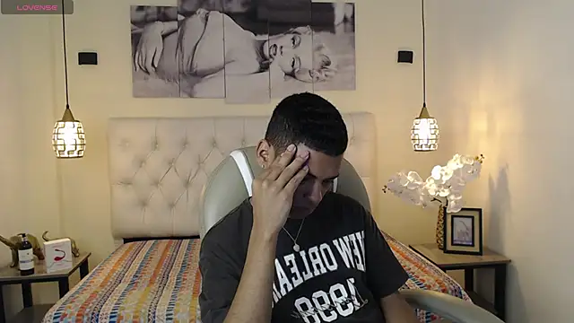 OwenStone  online show from December 27, 7:57 pm