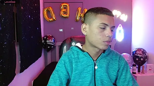 OwenStone  online show from January 4, 7:44 pm