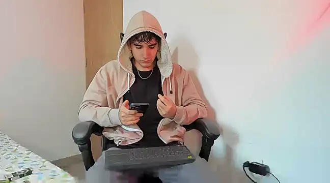 leo030809 online show from March 19, 11:39 am