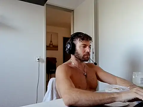 alpha-hunk online show from March 24, 3:39 pm