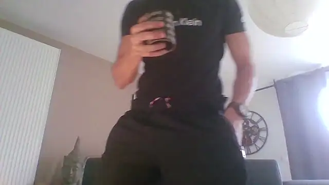 Snapshot of ApollonFit_x69 chatting on October 5, 8:18 am ApollonFit x69 online show from October 5, 8:18 am