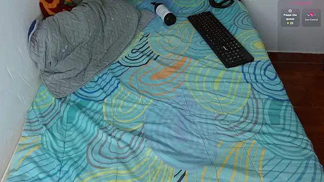 hots boygg online show from October 31, 9:18 pm