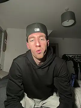 MikesWood21 online show from December 14, 3:07 am