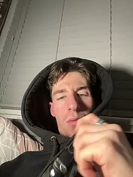 MikesWood21 online show from February 25, 1:09 am