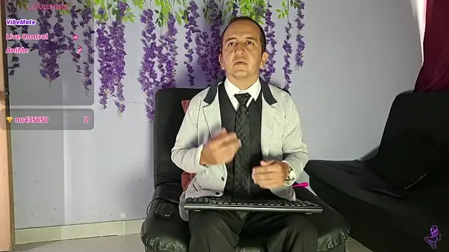 yazforeSolo online show from February 6, 2:03 pm