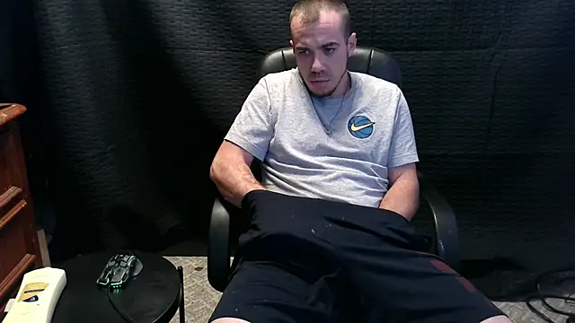 ScubaStevex online show from November 23, 10:04 am