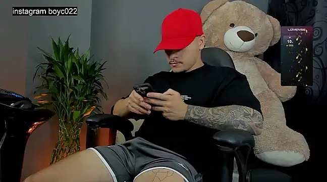 boyc022  online show from March 8, 10:56 pm