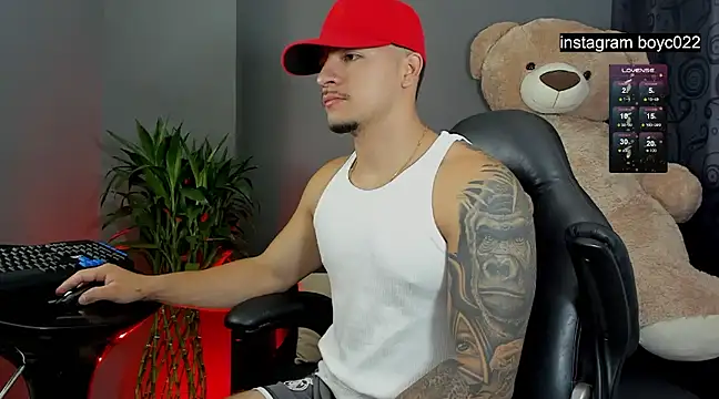 boyc022  online show from February 18, 11:44 am