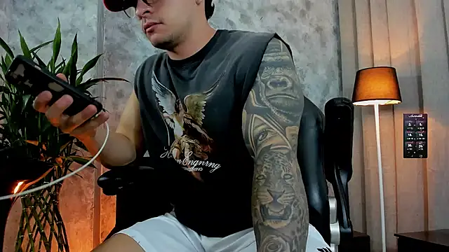 boyc022  online show from September 23, 3:39 am