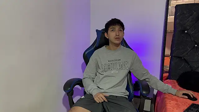 khonsu s online show from April 1, 10:07 pm