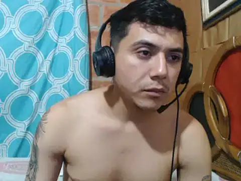 Snapshot of Horny_dirty_boy chatting on December 12, 5:52 am Horny dirty boy online show from December 12, 5:52 am