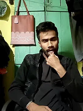 Snapshot of Skinny_Bigass_23 chatting on December 15, 7:10 pm Skinny Bigass 23 online show from December 15, 7:10 pm