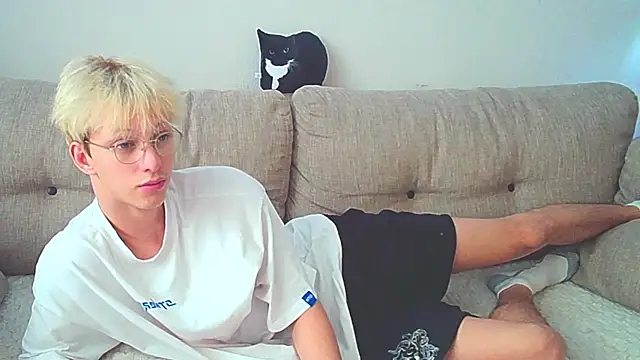 Ostin meow online show from December 8, 8:20 am