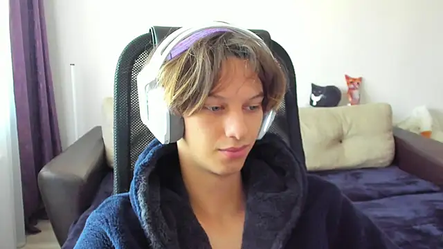 Ostin meow online show from October 15, 7:49 am