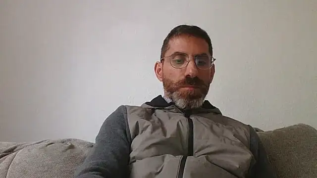 Snapshot of alcatraz009 chatting on October 21, 10:51 am alcatraz009 online show from October 21, 10:51 am