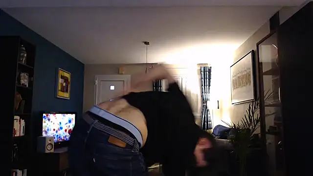 Snapshot of Samir_44200 chatting on December 18, 3:44 pm Samir 44200 online show from December 18, 3:44 pm