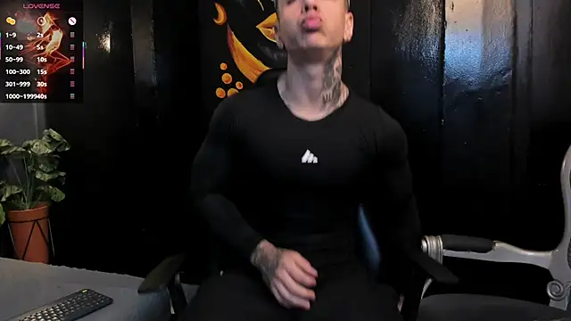 Flynn Riider online show from December 2, 6:55 pm