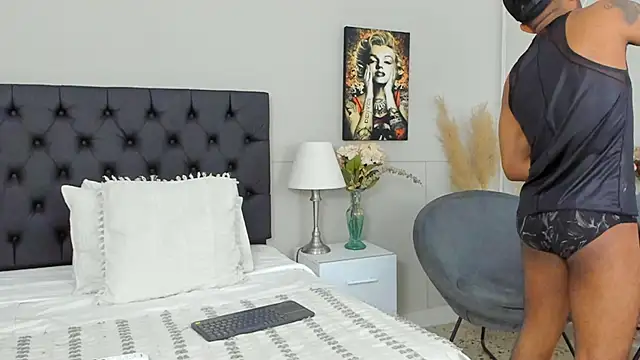 Robin Rief online show from February 11, 3:40 am