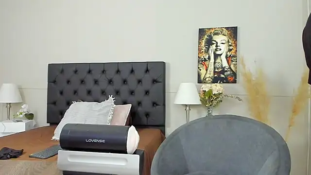 Robin Rief online show from January 30, 3:55 am