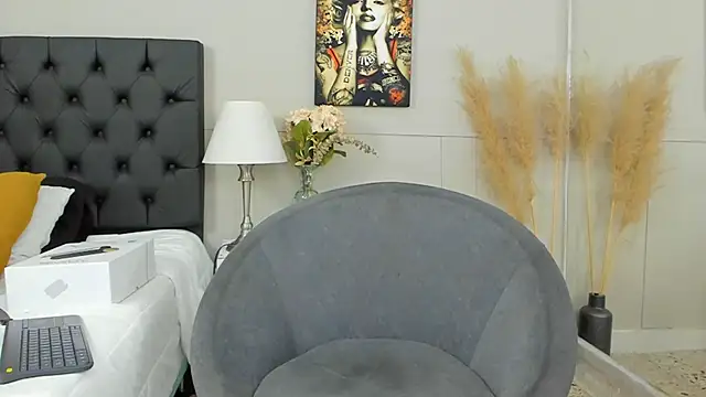 Robin Rief online show from February 24, 3:44 am