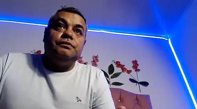Snapshot of TU_BEBE18 chatting on December 13, 4:38 pm TU BEBE18 online show from December 13, 4:38 pm