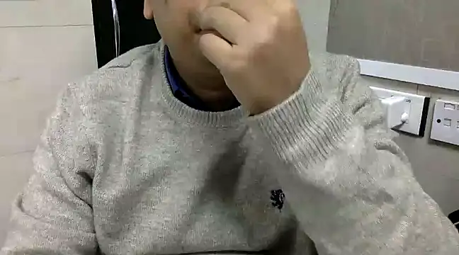 simpleguy1011 online show from December 24, 4:19 pm