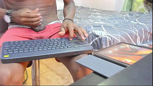 mr stiven  online show from December 24, 12:44 pm