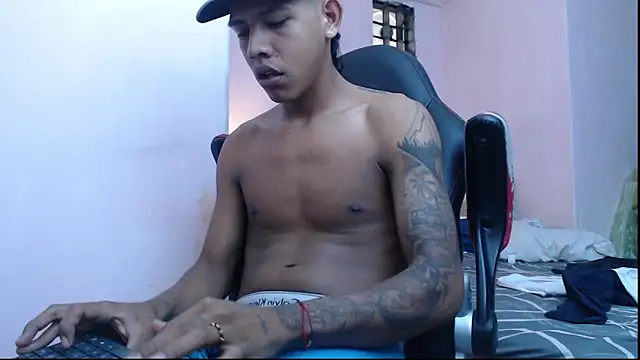 mr stiven  online show from January 13, 8:58 am