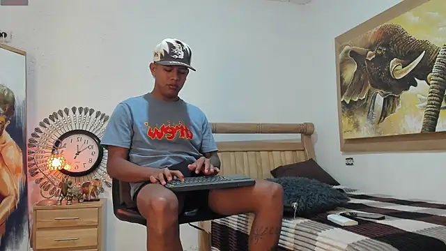 mr stiven  online show from May 21, 3:35 am