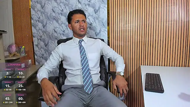 Hideintheoffice online show from March 25, 1:04 pm