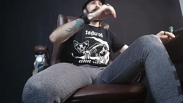 AxelColton online show from March 2, 5:23 am