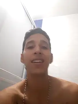 judesmith95 online show from December 31, 7:07 pm