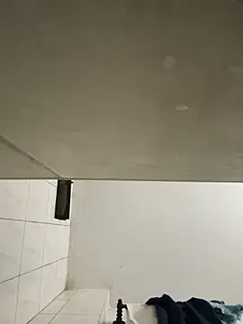 Snapshot of GildanK18 chatting on October 25, 2:52 pm GildanK18 online show from October 25, 2:52 pm