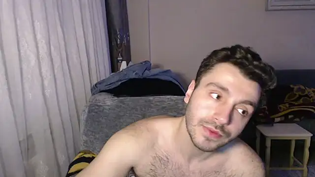 handsomeee04 online show from March 6, 10:18 pm