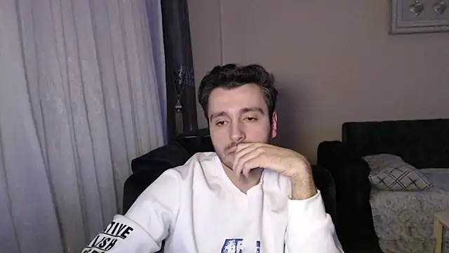 handsomeee04 online show from March 24, 10:13 pm