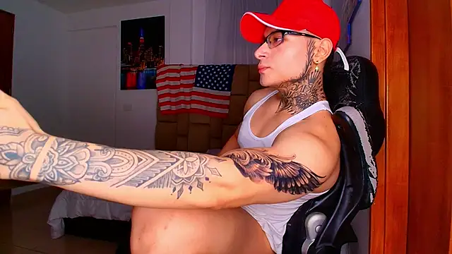 DennisWalkerr online show from November 18, 11:15 pm