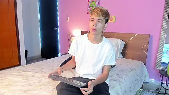 Brian-Ausslos online show from February 6, 4:42 am