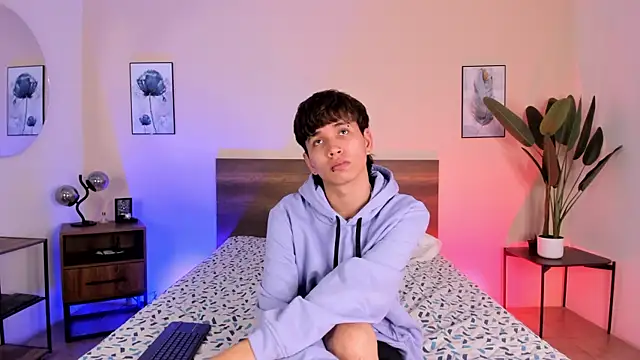 Brian-Ausslos online show from December 3, 4:29 am