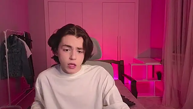 b0y fantasy online show from February 23, 7:03 pm