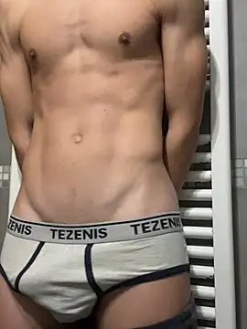 EmanuelMCL online show from January 4, 5:05 pm