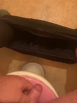 Snapshot of balint35 chatting on October 3, 6:51 am balint35 online show from October 3, 6:51 am