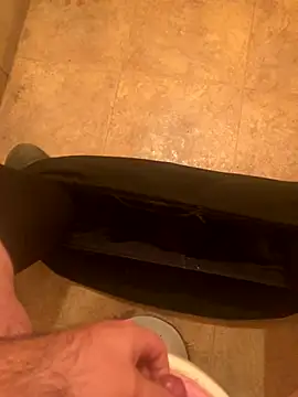 Snapshot of balint35 chatting on October 30, 6:48 am balint35 online show from October 30, 6:48 am